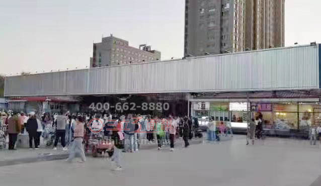 河北省張家口市蔚縣廣場三面翻屋頂廣告牌案例施工圖片