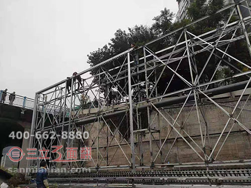 三面翻網(wǎng)架廣告牌鋼結(jié)構(gòu)焊接中應(yīng)注意四個(gè)方面 三面翻網(wǎng)架廣告牌鋼結(jié)構(gòu)焊接中應(yīng)注意四個(gè)方面